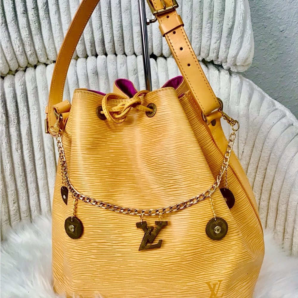 Louis Vuitton Bags - Picture 5 of 16